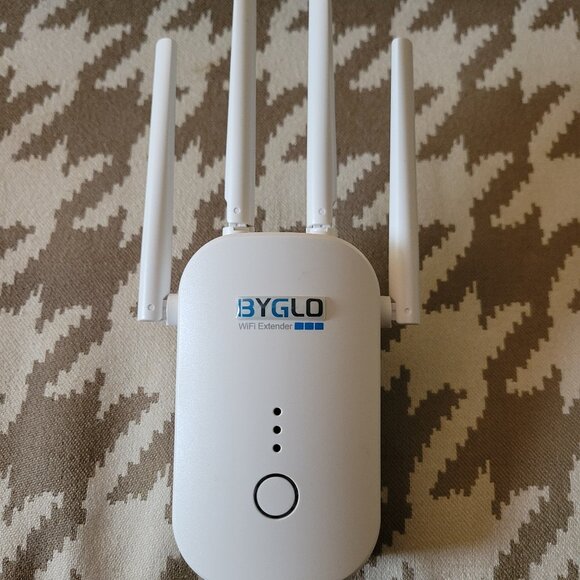 Byglo WIFI  extender - Picture 1 of 3
